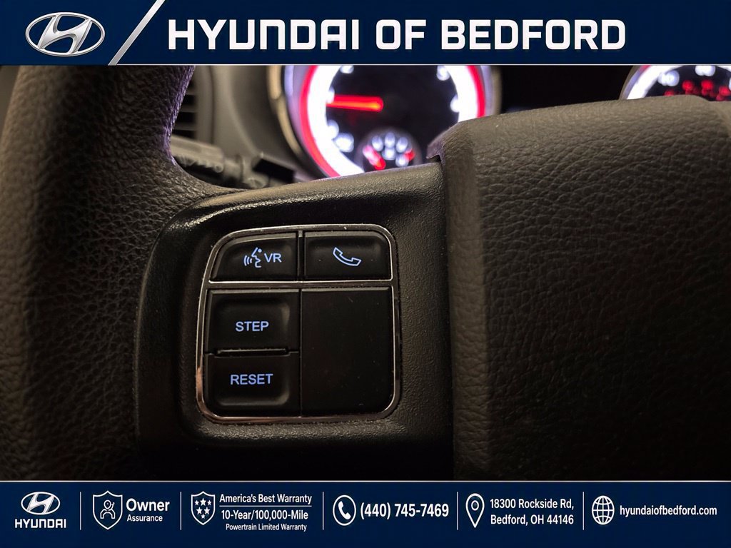 Used 2018 Dodge Grand Caravan SE w/ UConnect Hands-Free Group FWD image 17
