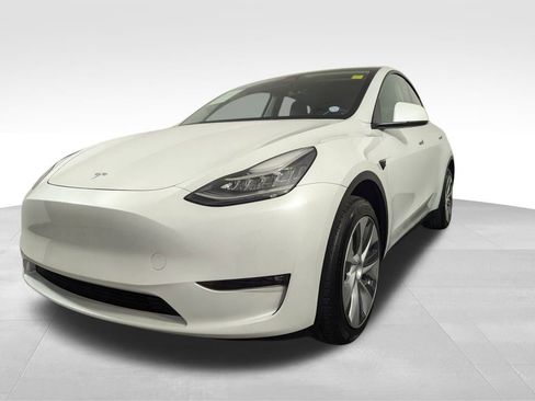 Used 2023 Tesla Model Y Long Range image 52