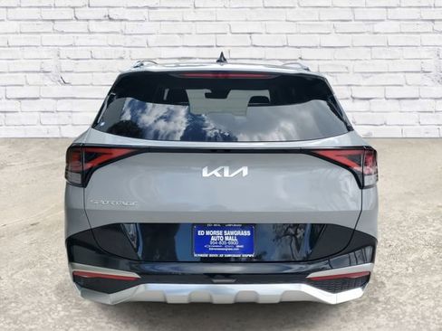 Used 2025 Kia Sportage SX image 3