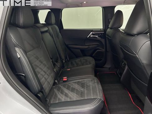 Used 2024 Mitsubishi Outlander Ralliart image 24