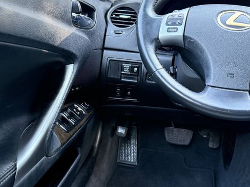 Used 2013 Lexus IS 250C w/ Luxury Pkg RWD image 26