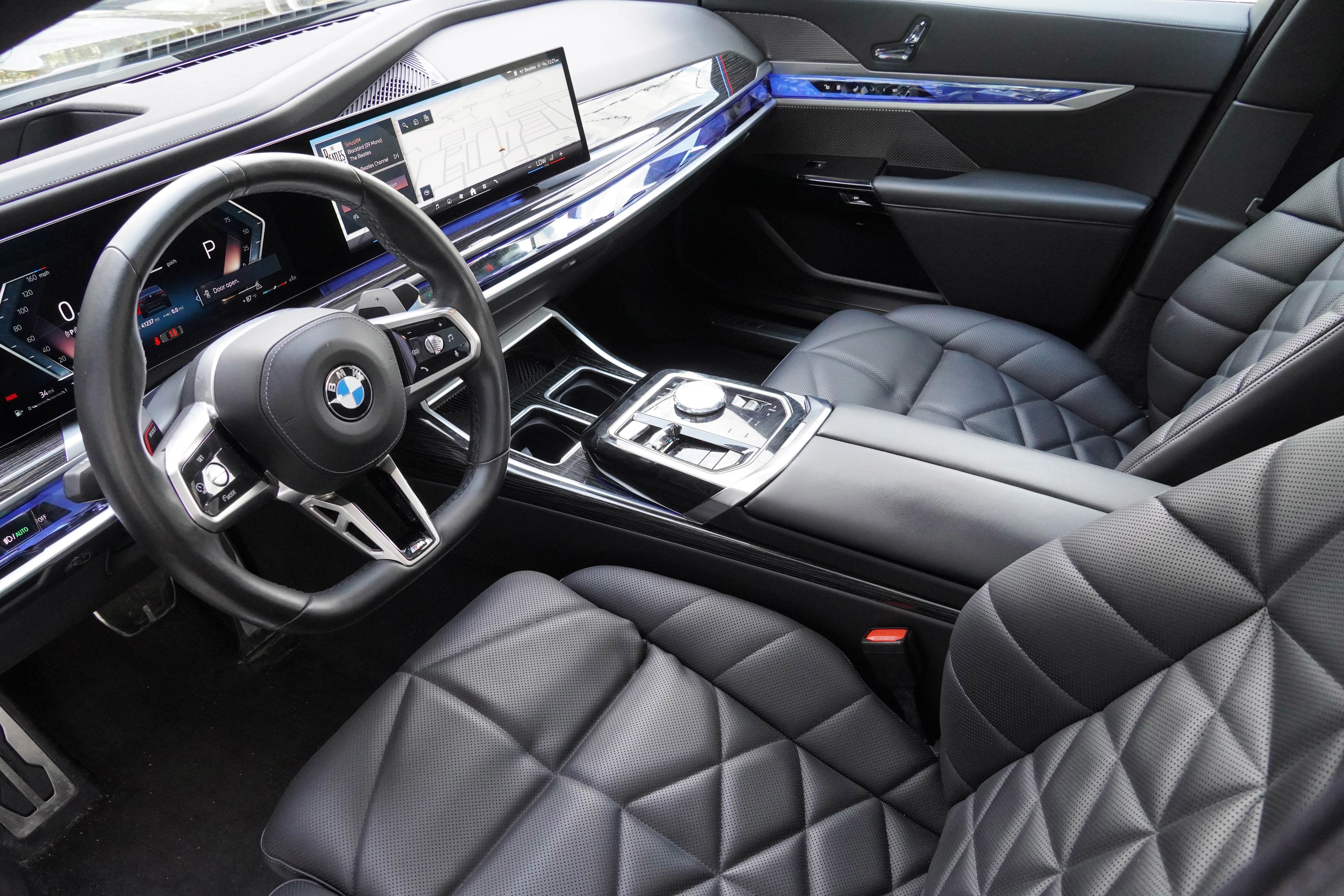 Used 2023 BMW 740i RWD image 9
