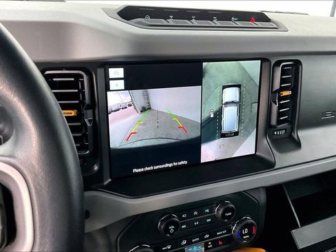 Used 2023 Ford Bronco Badlands image 30