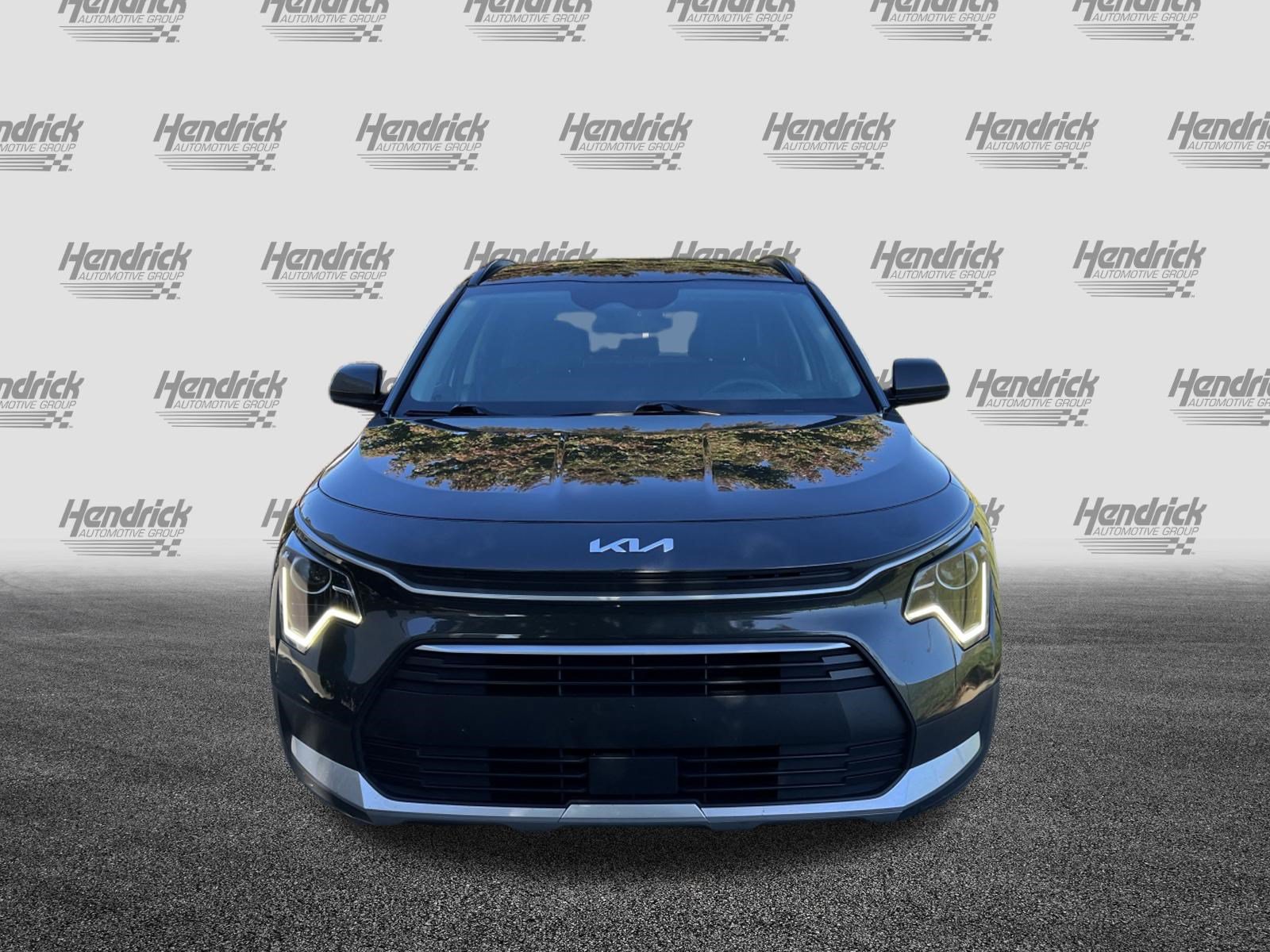 Used 2025 Kia Niro EX FWD image 3