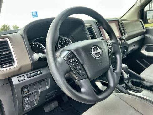 Used 2022 Nissan Frontier SV w/ Technology Package image 15