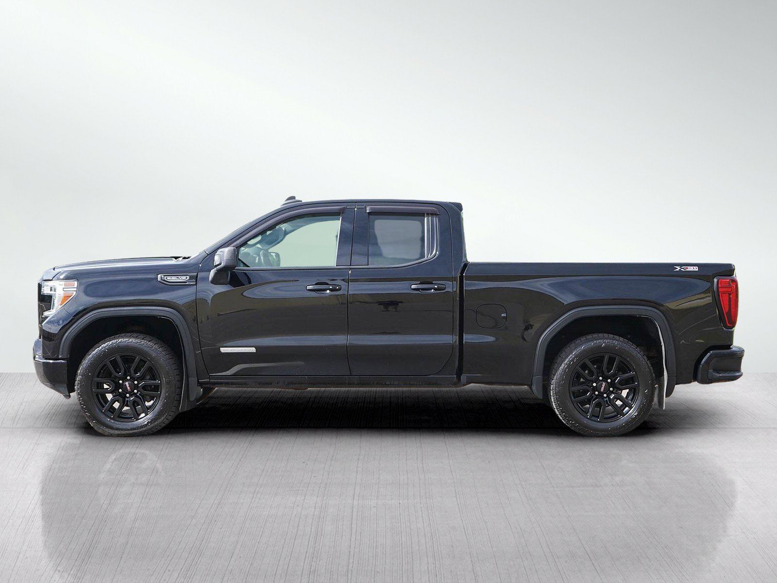 Used 2021 GMC Sierra 1500 Elevation w/ X31 Off-Road Package AWD/4WD image 2