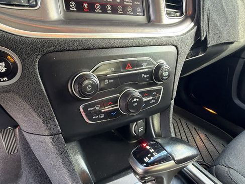 Used 2020 Dodge Charger SXT RWD image 14