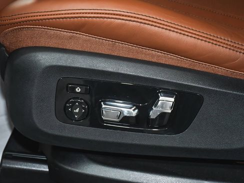 Used 2026 BMW X7 M60i AWD/4WD image 49