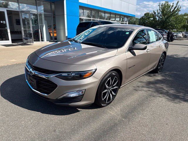 Used 2023 Chevrolet Malibu RS FWD image 2