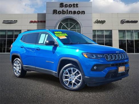 Certified 2022 Jeep Compass Latitude image 1