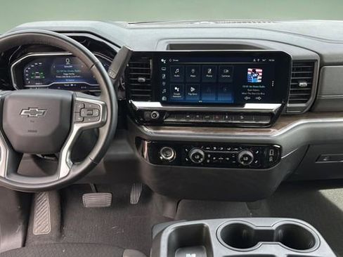 Used 2024 Chevrolet Silverado 1500 RST w/ Z71 Off-Road Package image 16