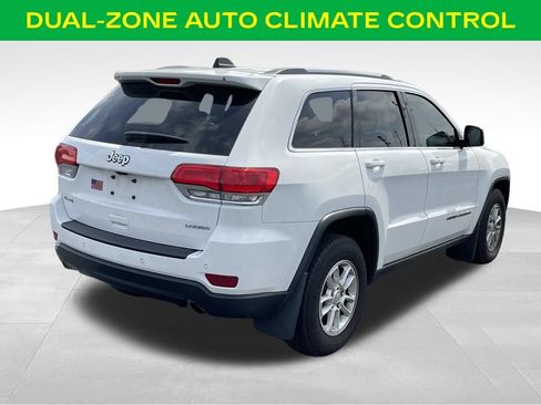 Used 2018 Jeep Grand Cherokee Laredo AWD/4WD image 9
