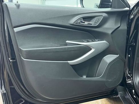 Used 2025 Chevrolet Trax LS FWD image 16