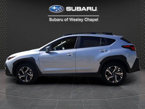 Used 2024 Subaru Crosstrek 2.0i Premium w/ Crosstrek Mirror Package AWD/4WD image 4