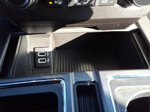 Used 2018 Ford F150 XLT w/ Equipment Group 302A Luxury image 12