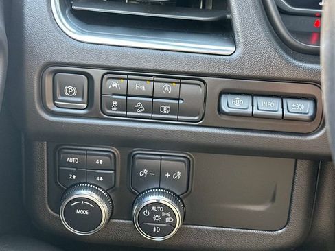Used 2023 GMC Yukon AT4 w/ AT4 Premium Package AWD/4WD image 26