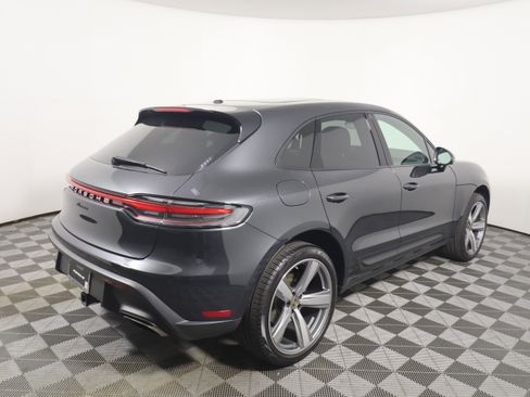 Certified 2025 Porsche Macan image 7