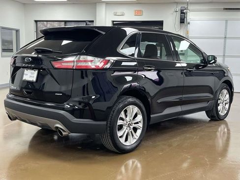 Used 2024 Ford Edge Titanium image 5