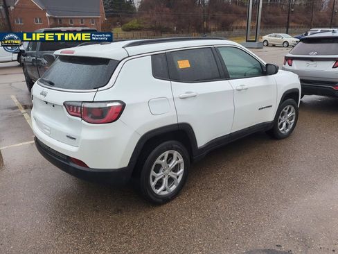 Used 2024 Jeep Compass Latitude image 4