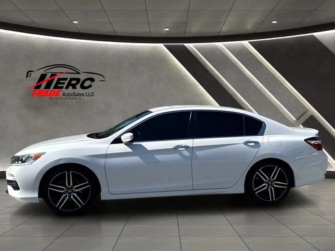 Used 2017 Honda Accord Sport image 11