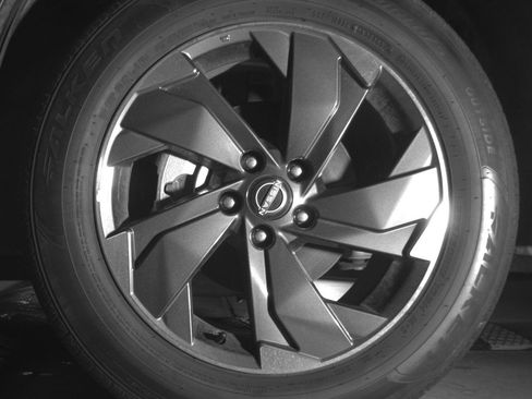 Used 2025 Nissan Rogue SV image 12