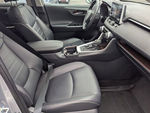 Used 2021 Toyota RAV4 Limited image 27