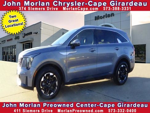 Used 2024 Kia Sorento S image 1