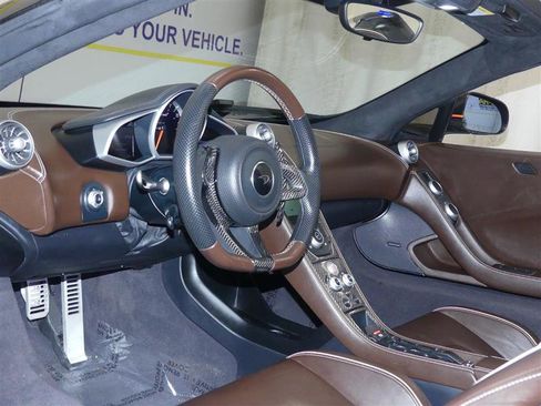 Used 2016 McLaren 650S Spider image 24