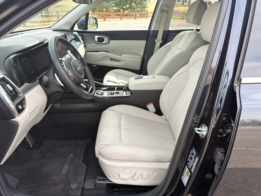 Used 2023 Kia Sorento SX Prestige AWD/4WD image 11