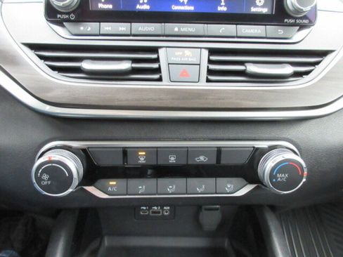 Used 2024 Nissan Altima 2.5 SV image 14