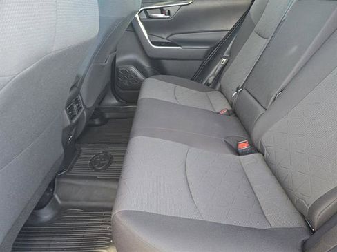 Used 2022 Toyota RAV4 XLE image 10