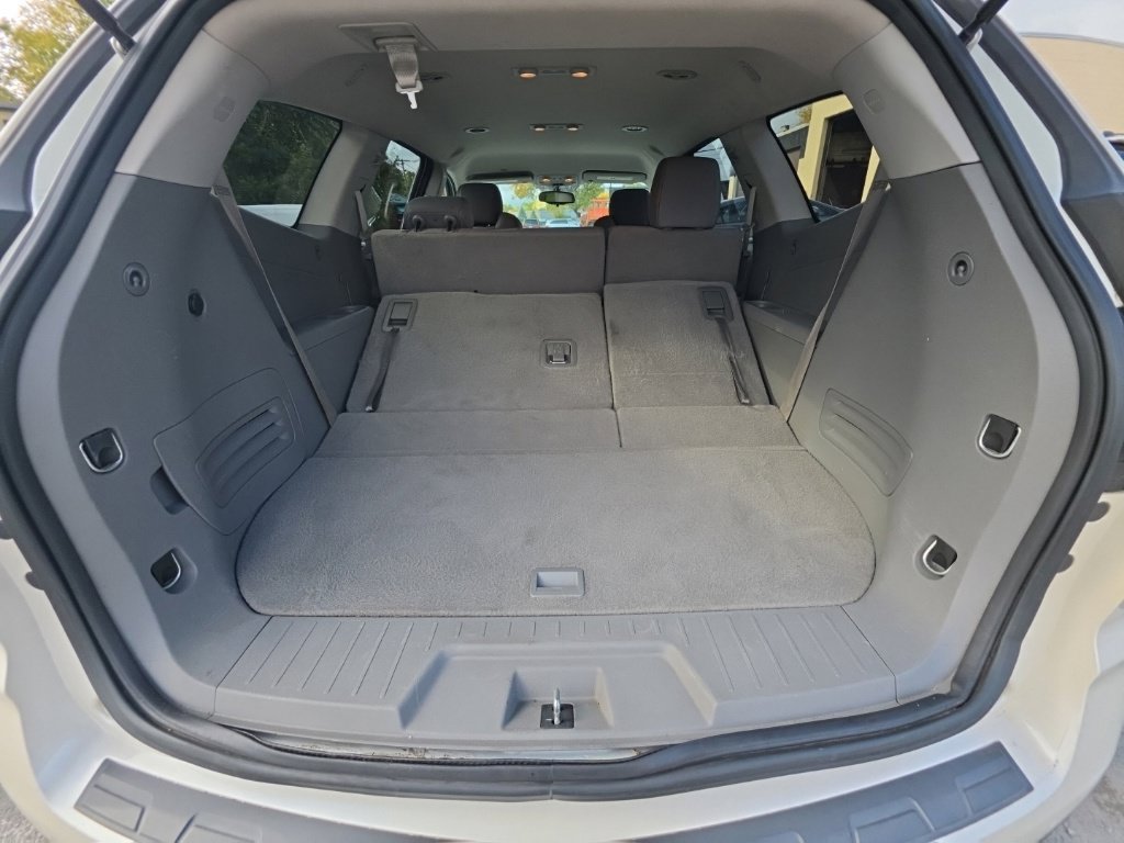 Used 2015 Chevrolet Traverse LT w/ Style and Technology Package AWD/4WD image 32