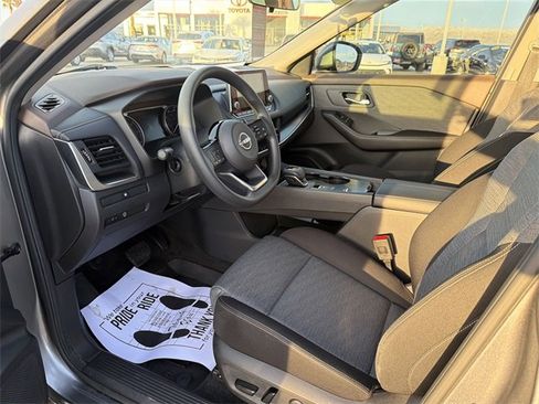 Used 2023 Nissan Rogue SV image 26