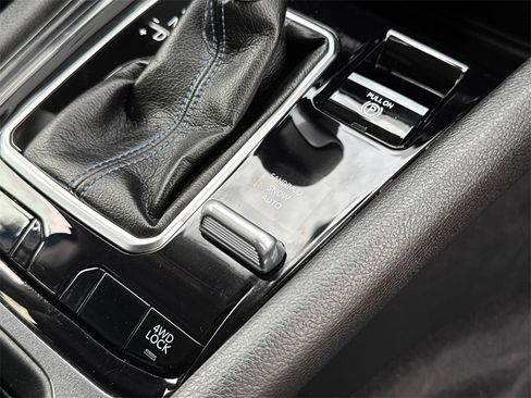 Used 2022 Jeep Compass Latitude image 17