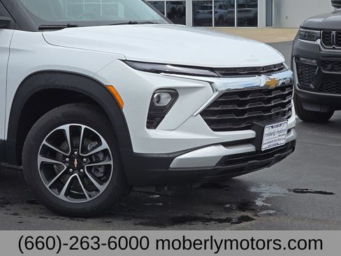 Used 2025 Chevrolet TrailBlazer LT w/ Driver Confidence Package AWD/4WD image 57