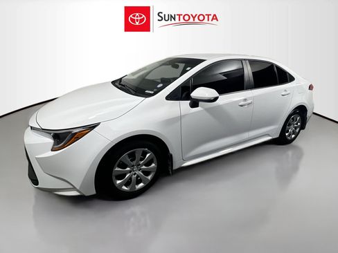 Used 2025 Toyota Corolla LE FWD image 9