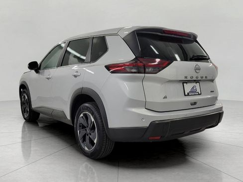 Used 2025 Nissan Rogue SV image 19