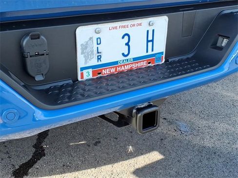 New 2026 GMC Canyon Elevation w/ Convenience Package image 6