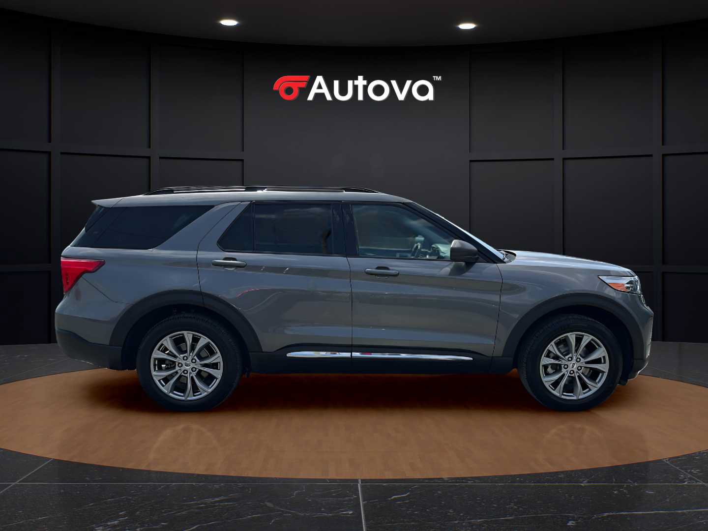 Used 2023 Ford Explorer XLT w/ Equipment Group 202A AWD/4WD image 6