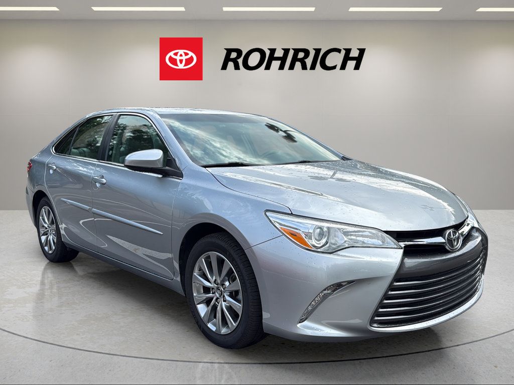 Used 2015 Toyota Camry XLE w/ Convenience Package FWD image 4