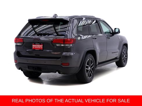 Used 2018 Jeep Grand Cherokee Trailhawk w/ Trailhawk Luxury Group AWD/4WD image 2