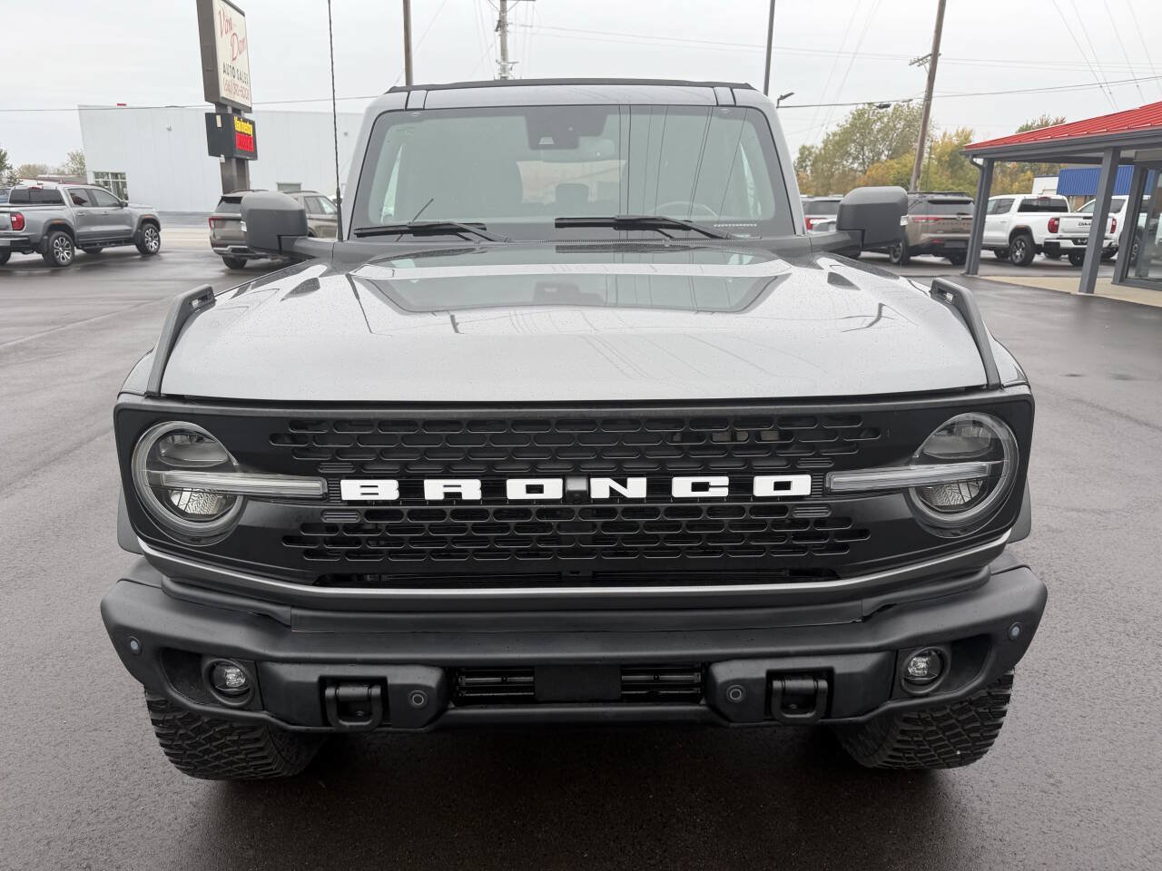 Used 2023 Ford Bronco Badlands w/ Sasquatch Package AWD/4WD image 3
