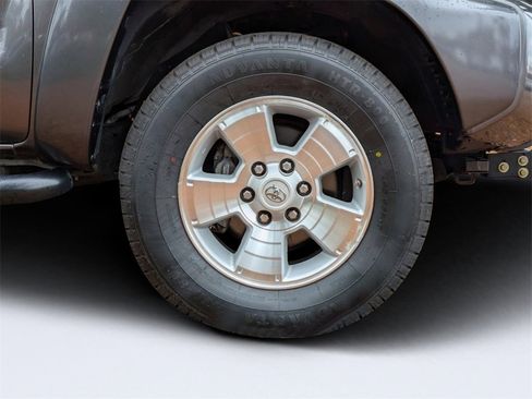 Used 2014 Toyota Tacoma PreRunner image 10