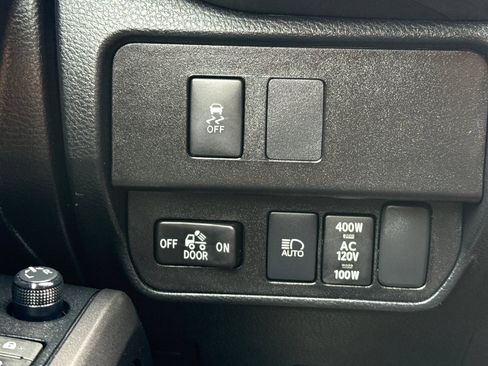 Used 2022 Toyota Tacoma TRD Off-Road AWD/4WD image 36