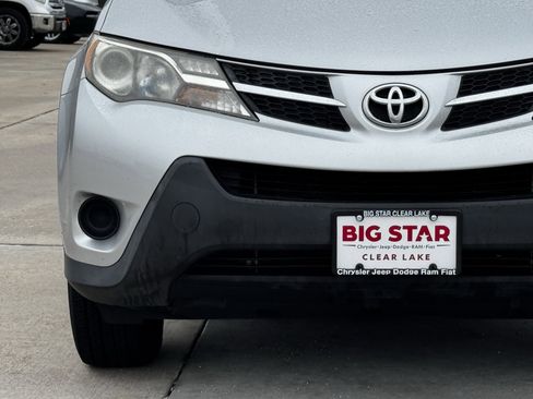 Used 2015 Toyota RAV4 LE image 6