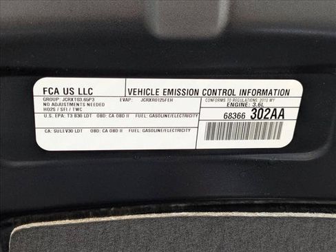 Used 2018 Chrysler Pacifica Limited w/ Advanced Safetytec Group FWD image 30