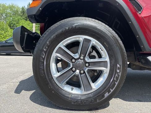 Used 2021 Jeep Wrangler Unlimited Sahara AWD/4WD image 9