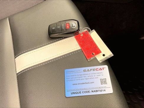 Used 2025 Toyota Camry SE image 11