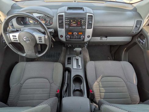 Used 2013 Nissan Frontier SV w/ SV Value Truck Pkg AWD/4WD image 19