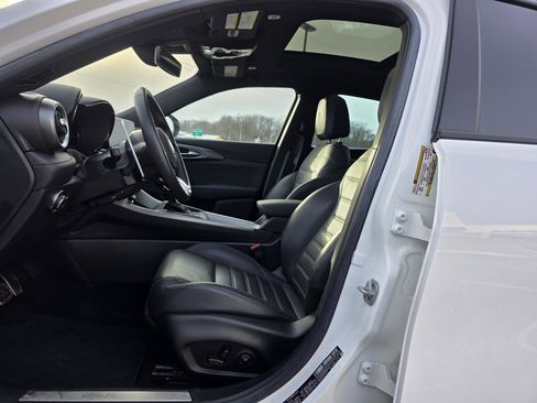 Used 2024 Alfa Romeo Tonale Veloce image 4